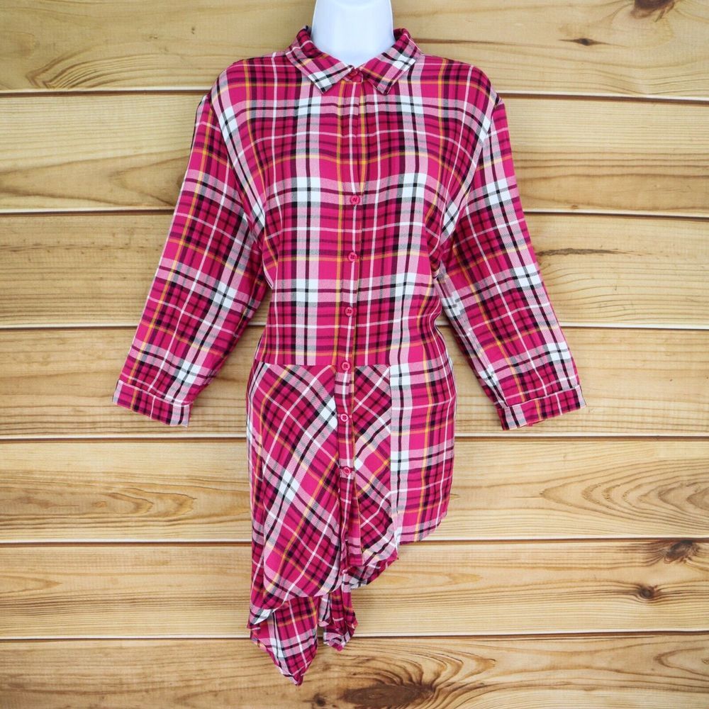 SOHO Button Up Shirt 3/4 Sleeves Womens Size L Pink Plaid Asymmetrical Hemline
